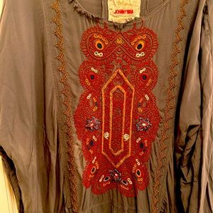 Johnny Was blouse size large has little pockets. Great condition.